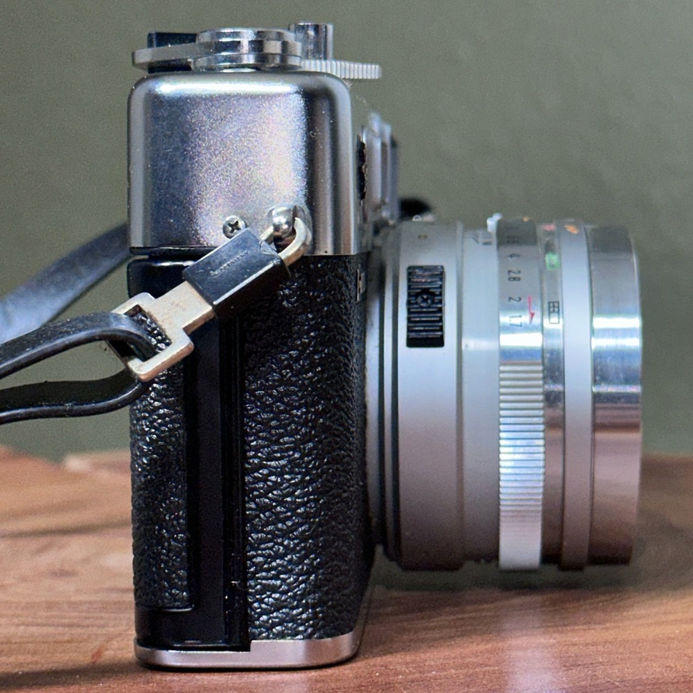 YASHICA Electro 35 Rangefinder + Original Manual & Case - Picture 13 of 16